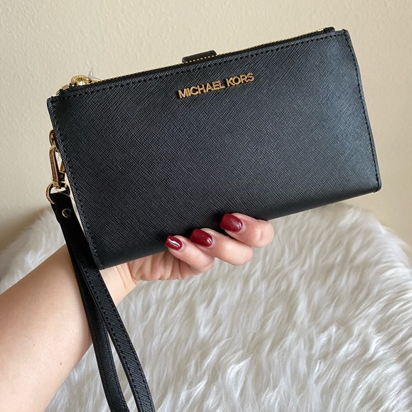 Michael Kors Handbags - Michael Kors